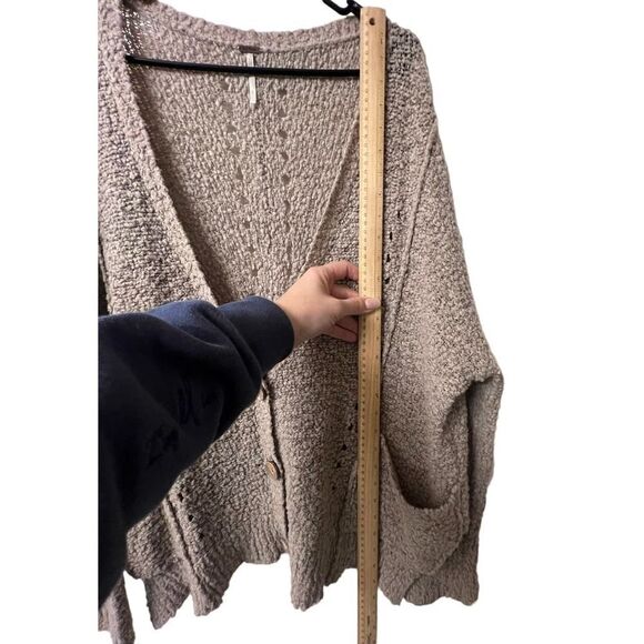 Free People Acrylic Blend Slouchy Cardigan Sweater Long Sleeve Tan Womens Small - Picture 10 of 11